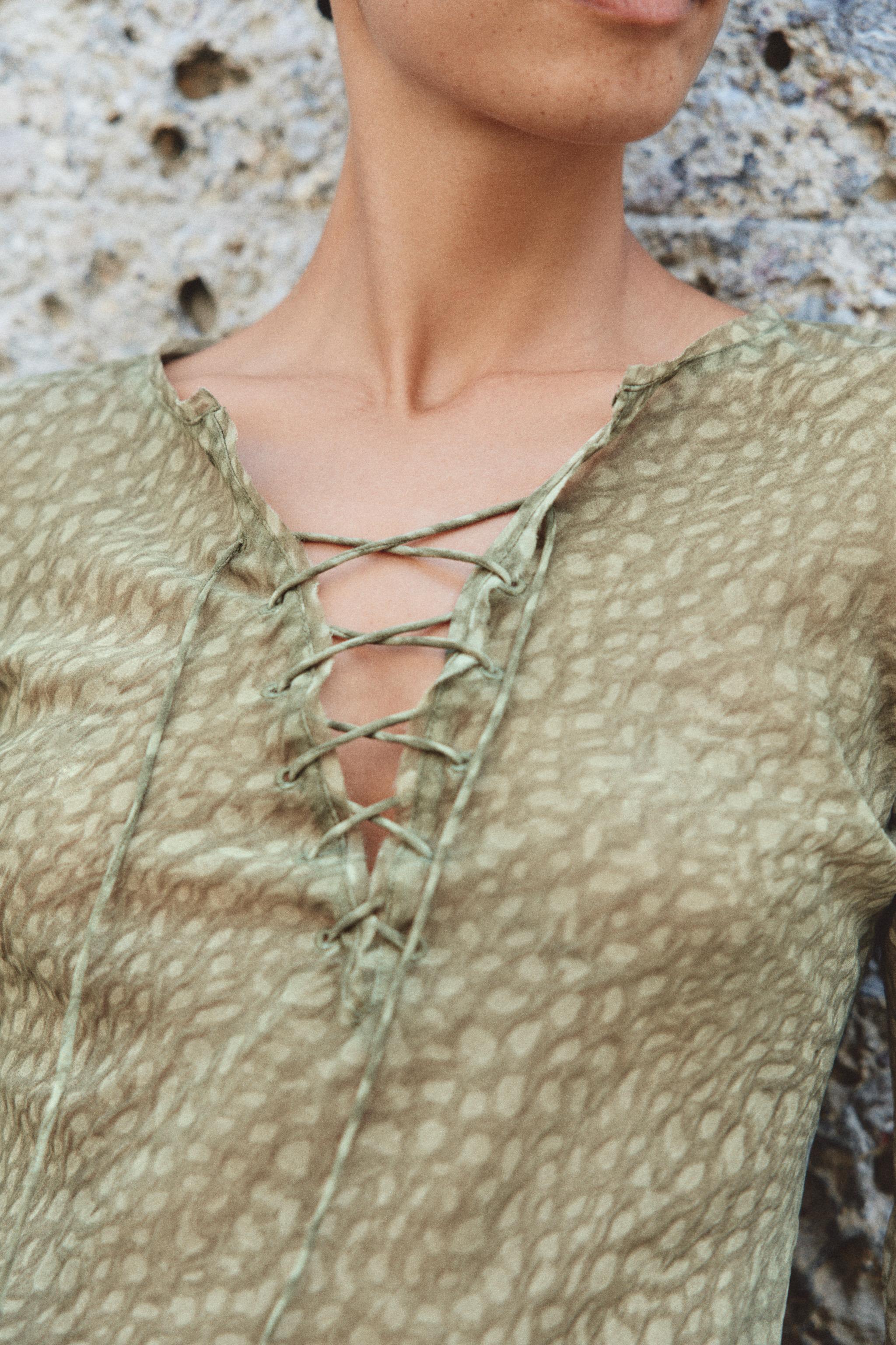 CHEMISE JACQUARD À LAÇAGE